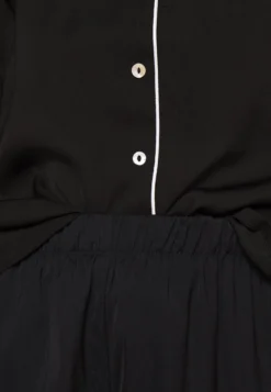 Anna Field Pyjama - Black 12 Anna Field Pyjama - Black -Anna Field Boutique 1b57b76662b1488c9ec2966288fd3845 scaled