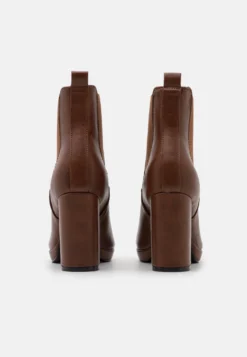 Anna Field Bottines À Talons Hauts - Cognac 9 Anna Field Bottines À Talons Hauts - Cognac -Anna Field Boutique 5f219c41f05f42f5b8a3e8ff9ef7991c scaled