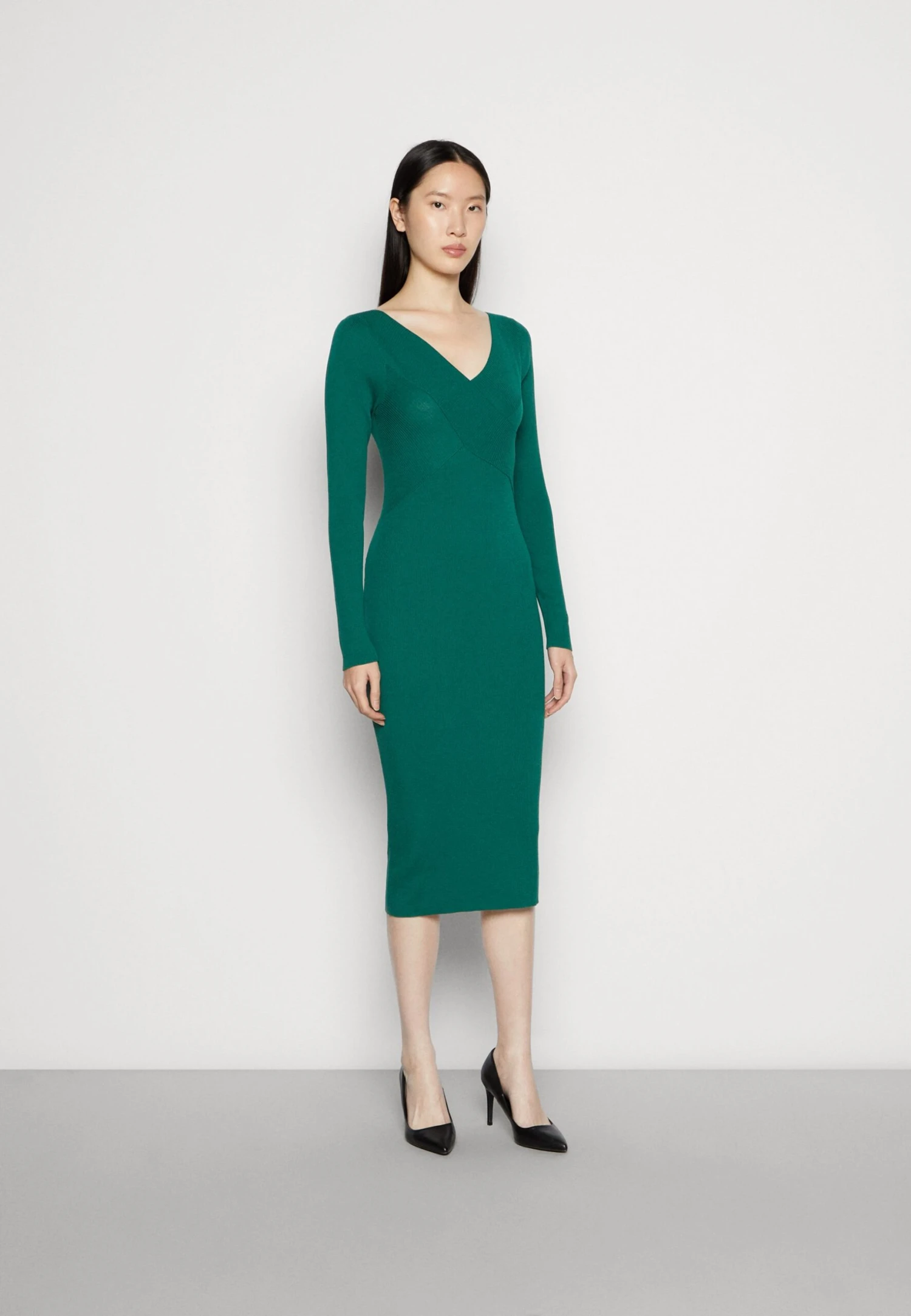 Anna Field V Ausschnitt Bodycon Midi Strickkleid - Robe Fourreau - Green 1 Anna Field V Ausschnitt Bodycon Midi Strickkleid - Robe Fourreau - Green