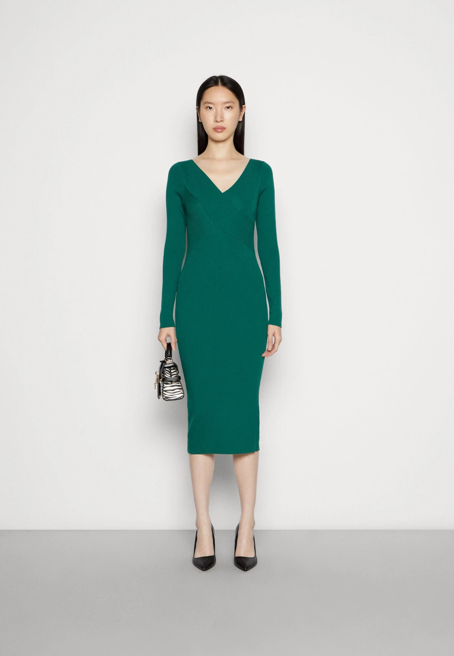 Anna Field V Ausschnitt Bodycon Midi Strickkleid - Robe Fourreau - Green 2 Anna Field V Ausschnitt Bodycon Midi Strickkleid - Robe Fourreau - Green â Image 2