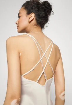 Anna Field Bridal Nightie / 003 - Off-White - Chemise De Nuit / Nuisette - 003 - Off-White -Anna Field Boutique 9c3870beb15a4e44a97686ec673230cd scaled