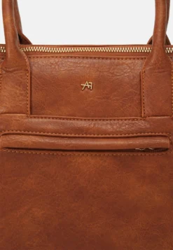 Anna Field Sac Ordinateur - Cognac 9 Anna Field Sac Ordinateur - Cognac -Anna Field Boutique dadab9a1a8d640b2ab55467a3d78793c scaled