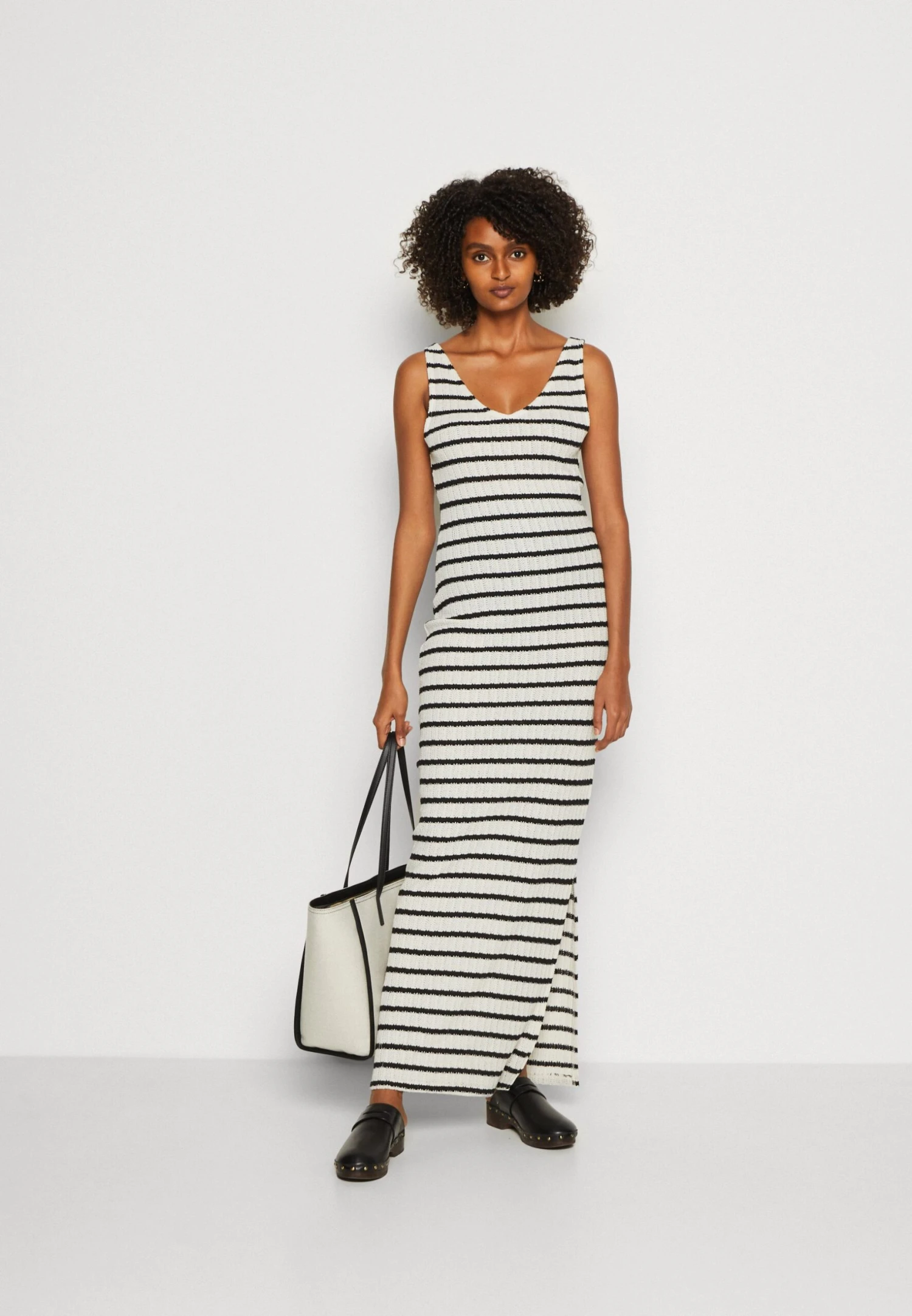 Anna Field Robe Pull - Black/White 2 Anna Field Robe Pull - Black/White â Image 2